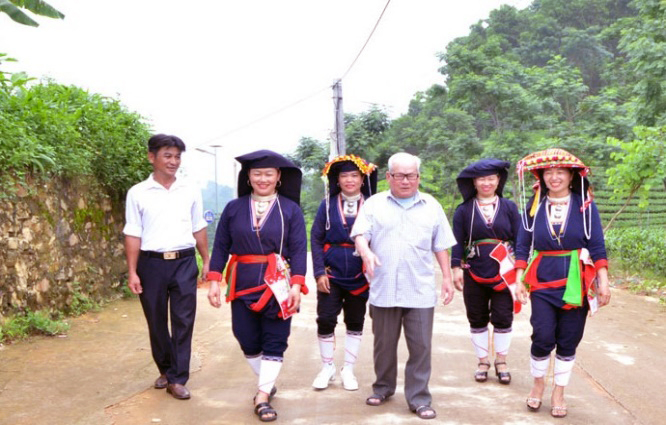 Giảm nghèo bền vững và phát triển kinh tế - xã hội vùng đồng bào dân tộc thiểu số