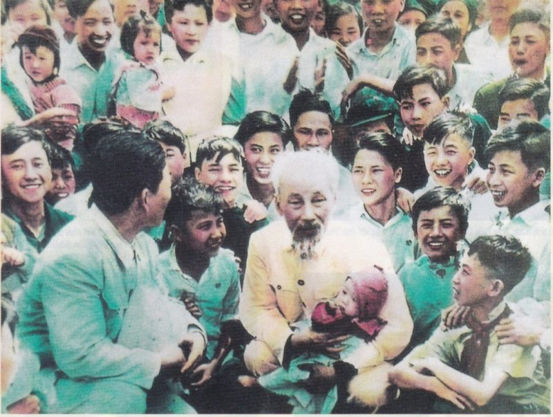 Chủ tịch Hồ Chí Minh thăm Trường Lương Ngọc Quyến (13/3/1960). Nguồn: Lịch sử Ngành Giáo dục tỉnh Thái Nguyên (1945 - 2015).
