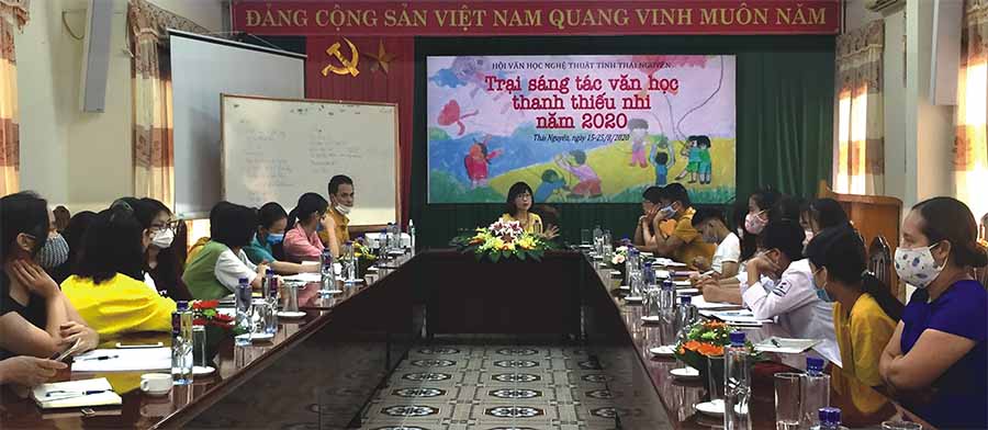 Trại Sáng tác văn học thanh thiếu nhi năm 2020 là một trong những hoạt động chuẩn bị cho Hành trình mới của Văn nghệ Thái Nguyên. Ảnh: Đ.T