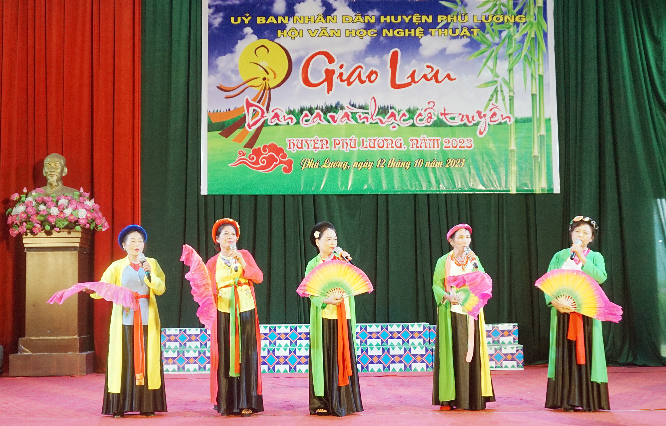 Sôi nổi Giao lưu “dân ca và nhạc cổ truyền” huyện Phú Lương