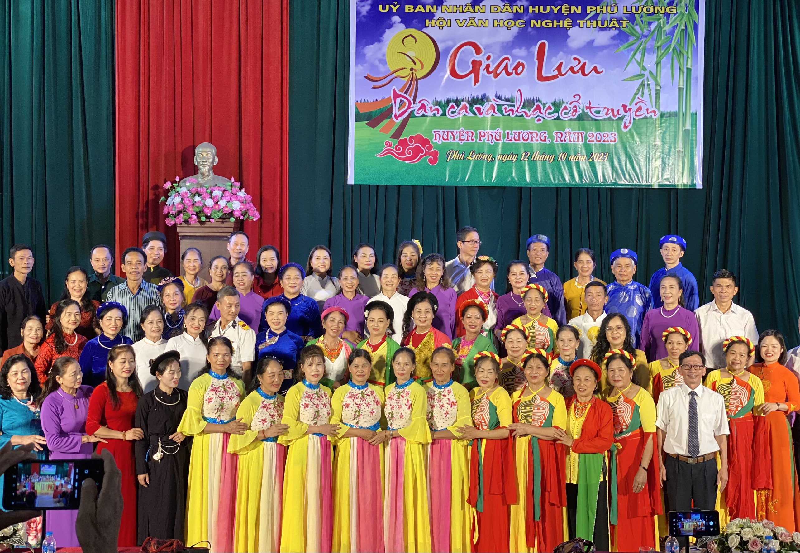 Sôi nổi Giao lưu “dân ca và nhạc cổ truyền” huyện Phú Lương