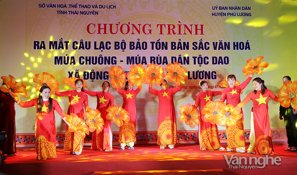 Ra mắt câu lạc bộ Bảo tồn bản sắc văn hoá múa chuông - múa rùa dân tộc Dao