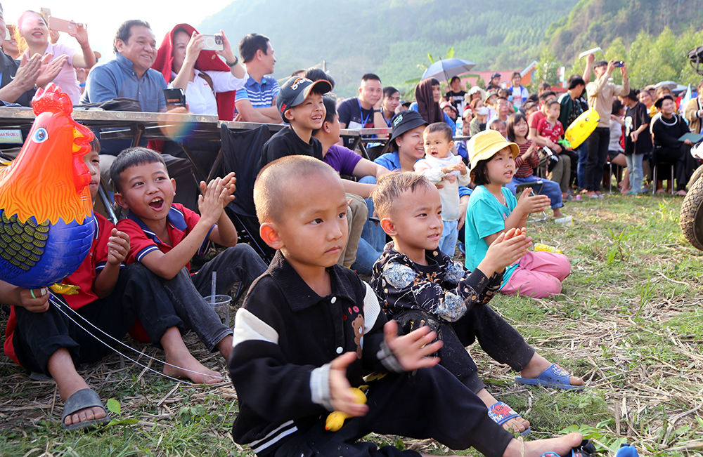 Đưa những nghệ sĩ lớn về những ô ruộng nhỏ