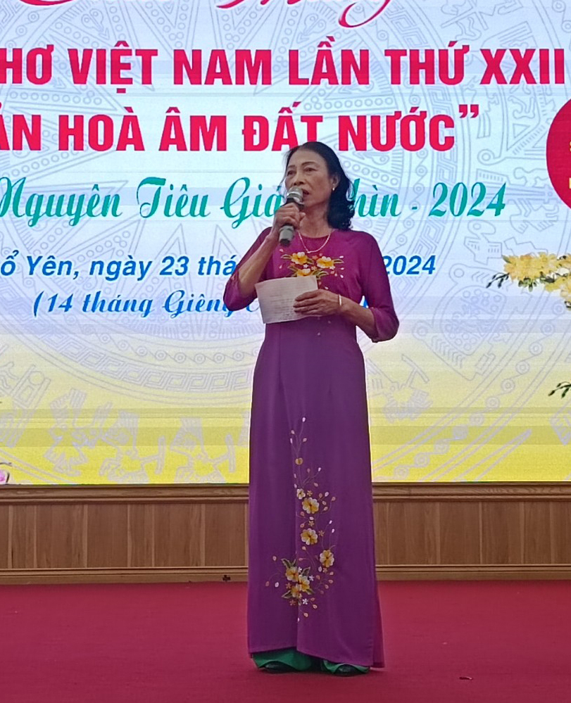 Bài thơ “Thành phố quê em” do chị Đặng Thuận, CLB Thơ ca Ba Hàng sáng tác và biểu diễn