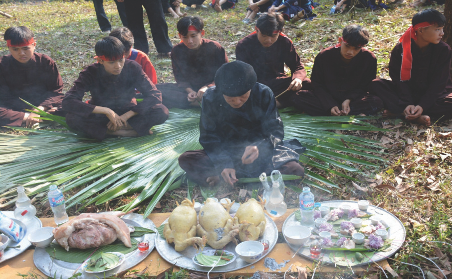 Nghi lễ cúng mở cửa rừng của dân tộc Sán Chay xã Tức Tranh, huyện Phú Lương, tỉnh Thái Nguyên