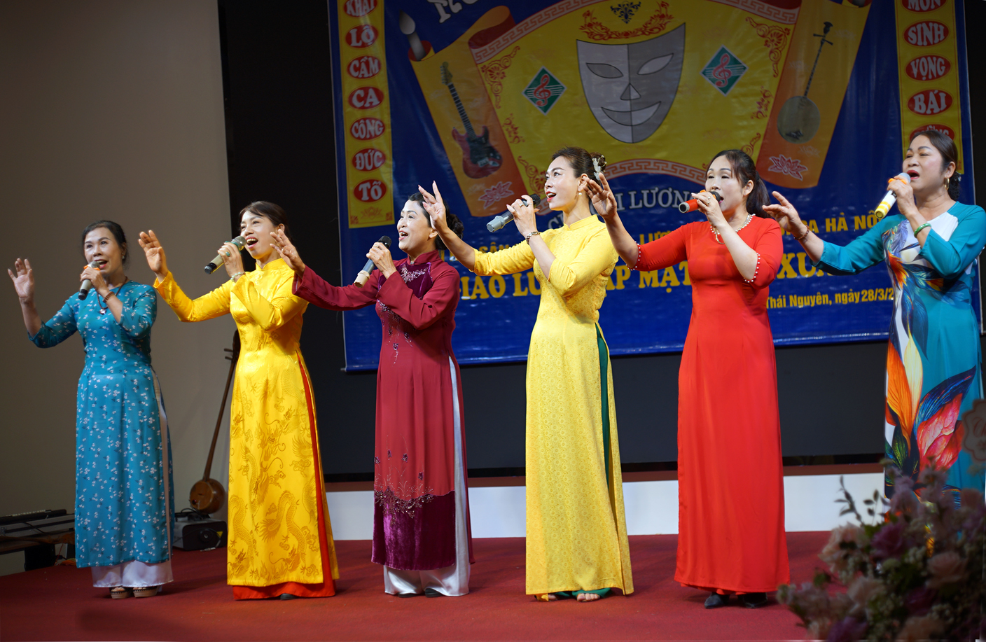 Chi Hội Sân khấu và Câu lạc bộ Cải lương Thái Nguyên giao lưu gặp mặt đầu xuân