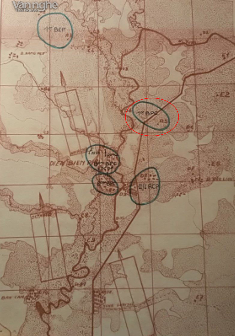 Vị trí đóng quân ngày 21 tháng 11 năm 1953. Điểm khoanh đỏ là Him Lam. Dưới đó (từ trái sang) là khu vực thuộc cứ điểm cứ điểm 206, 310 và đồi A1.