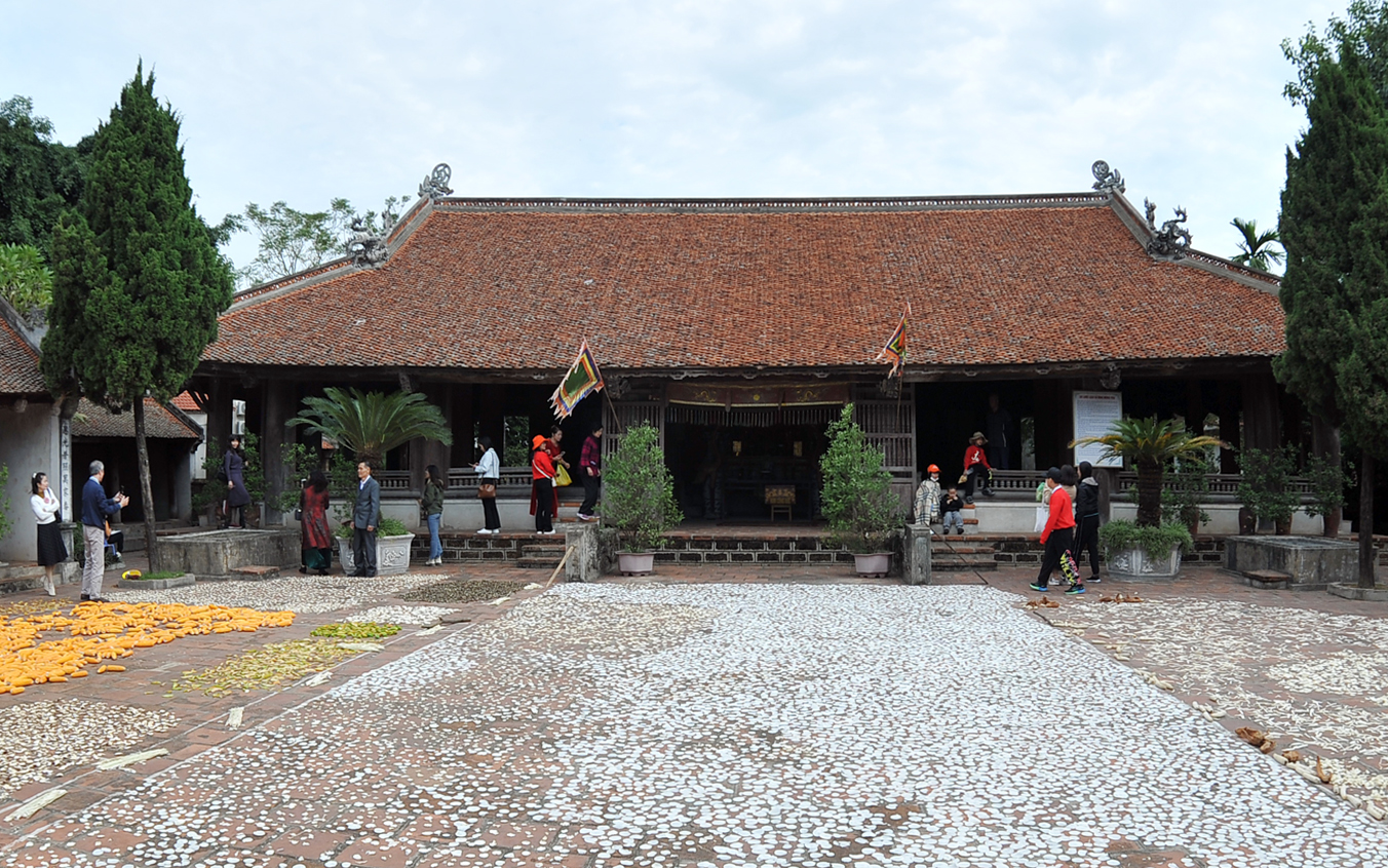 Đình Mông Phụ nơi sinh hoạt văn hóa của làng cổ Đường Lâm (Sơn Tây). Ảnh: Quang Khải
