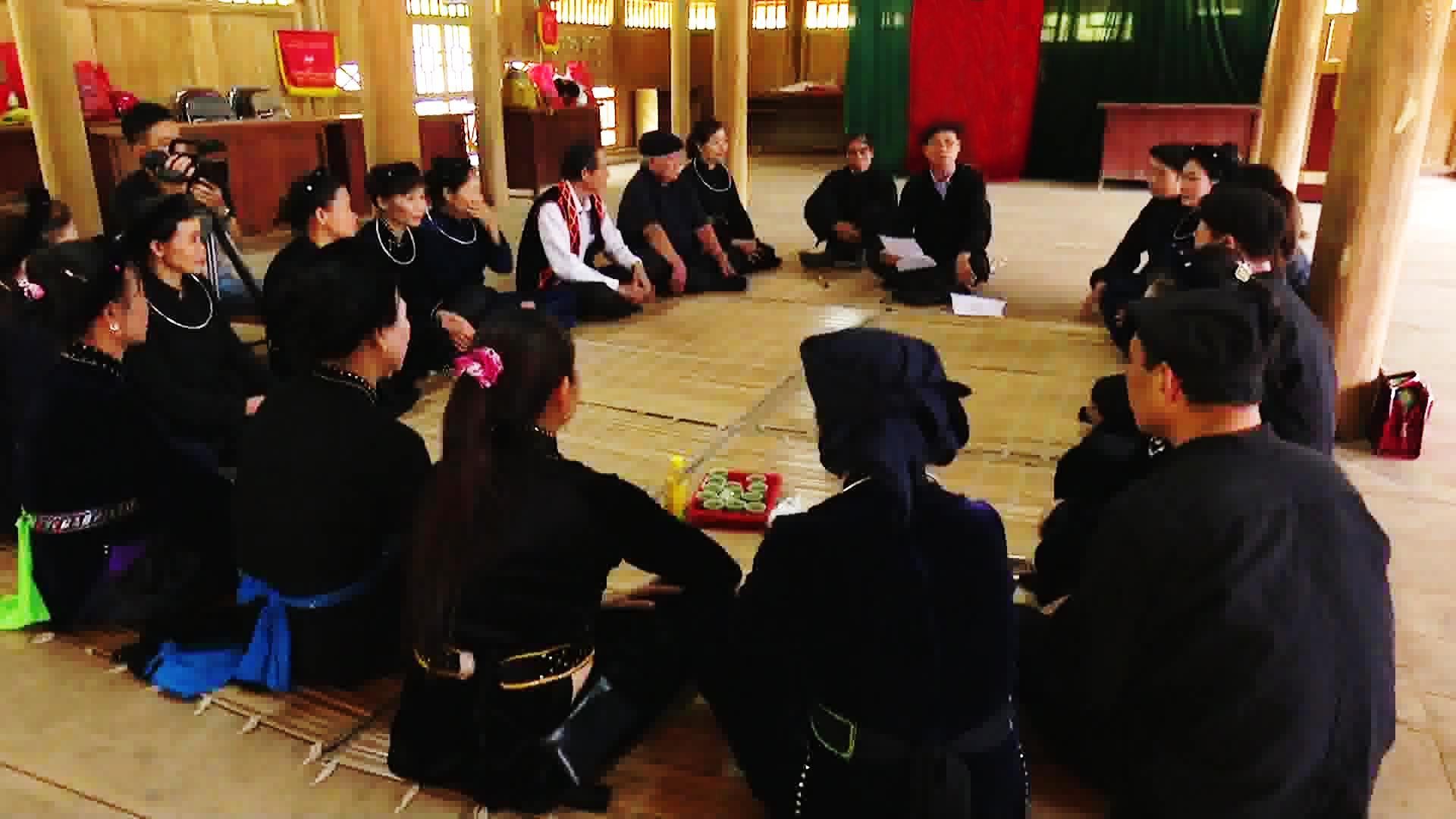 Một buổi sinh hoạt của Lớp truyền dạy làn điệu Lượn Cọi huyện Định Hóa. Những người đến theo học là những người yêu dân ca dân tộc mình ở các Câu lạc bộ văn hóa, văn nghệ dân gian các xã trong huyện