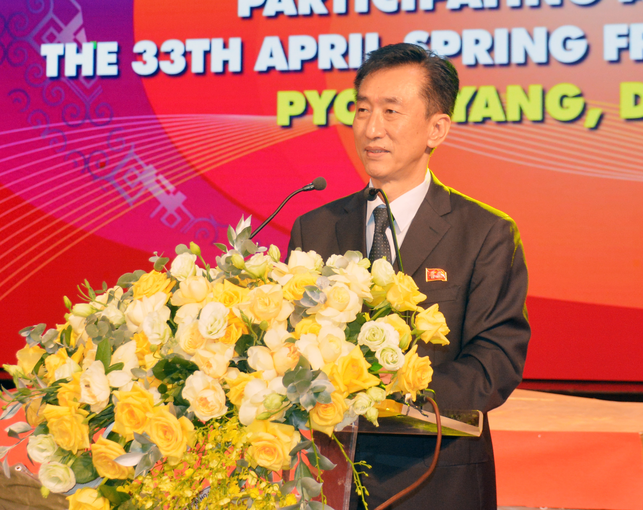 Ông Ri Ho Jun, Đại diện lâm thời Đại Sứ quán nước Cộng hòa Dân chủ Nhân dân Triều Tiên tại Việt Nam phát biểu tại buổi lễ