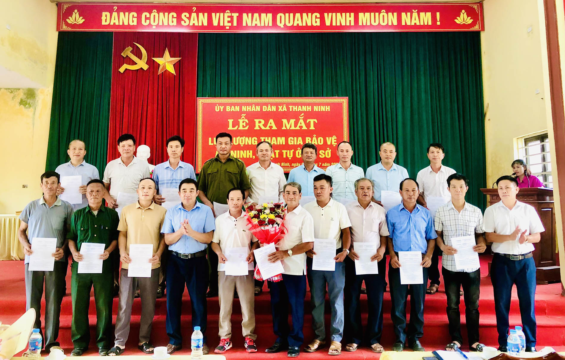 Lễ ra mắt Lực lượng tham gia bảo vệ ANTT, trật tự ở cơ sở ở xã Thanh Ninh, huyện Phú Bình