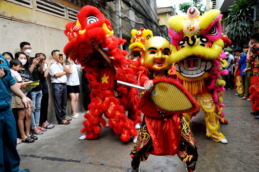 Múa Lân mừng hội làng