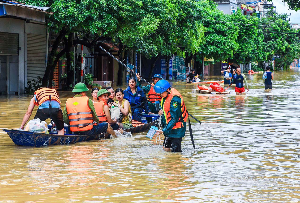 Những hình ảnh về lũ lụt qua ống kính các nghệ sĩ nhiếp ảnh