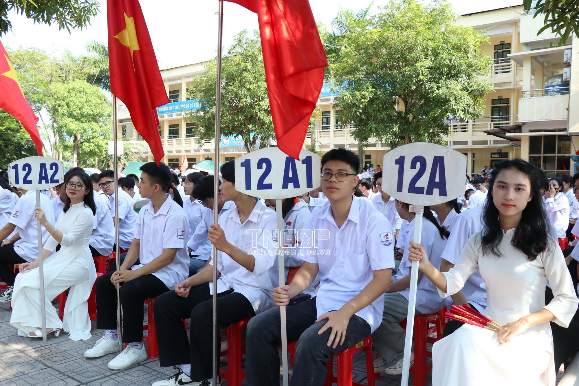 Học sinh Trường THPT Gang Thép trong Lễ khai giảng năm học mới