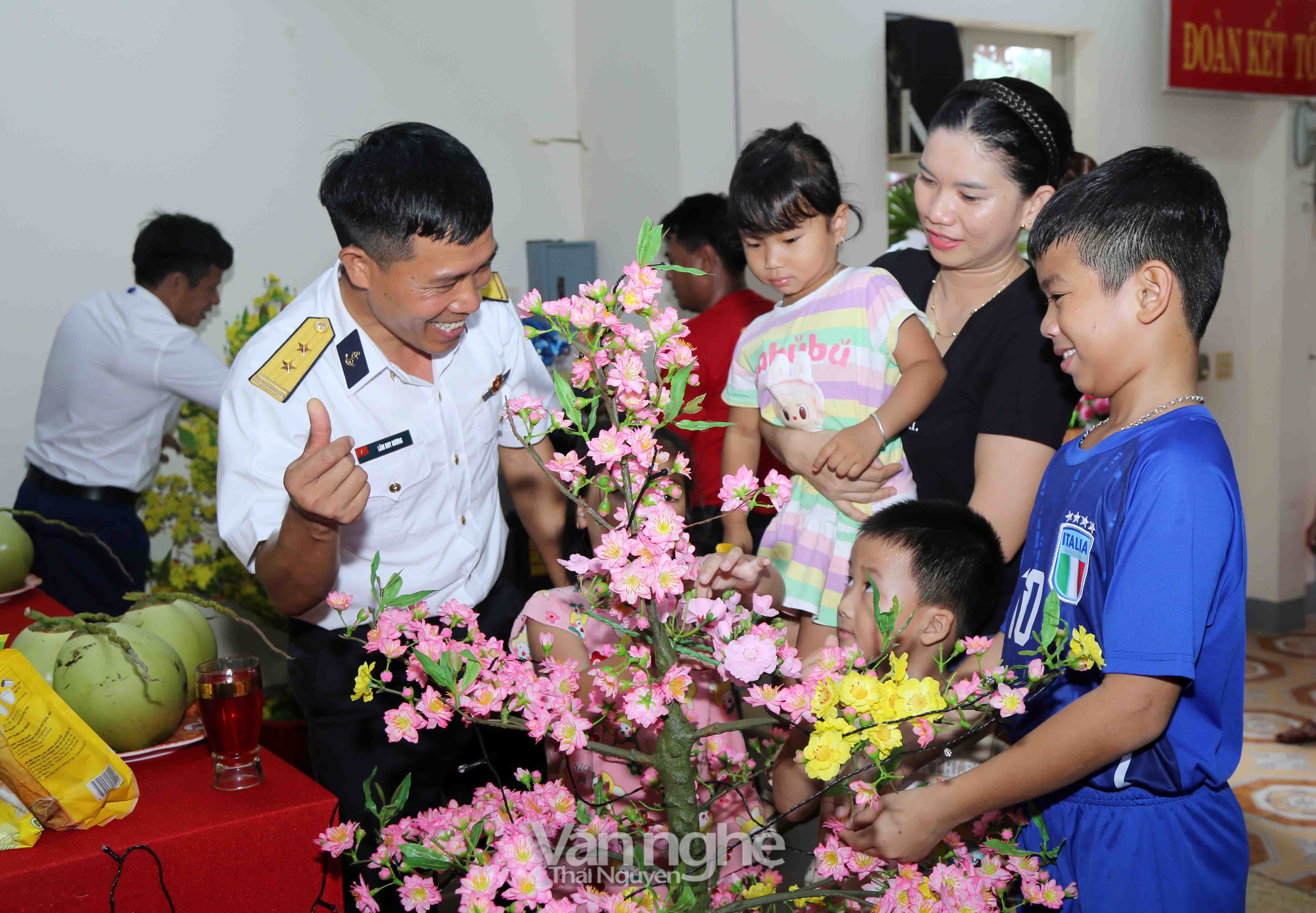 Tết ở nơi đầu sóng