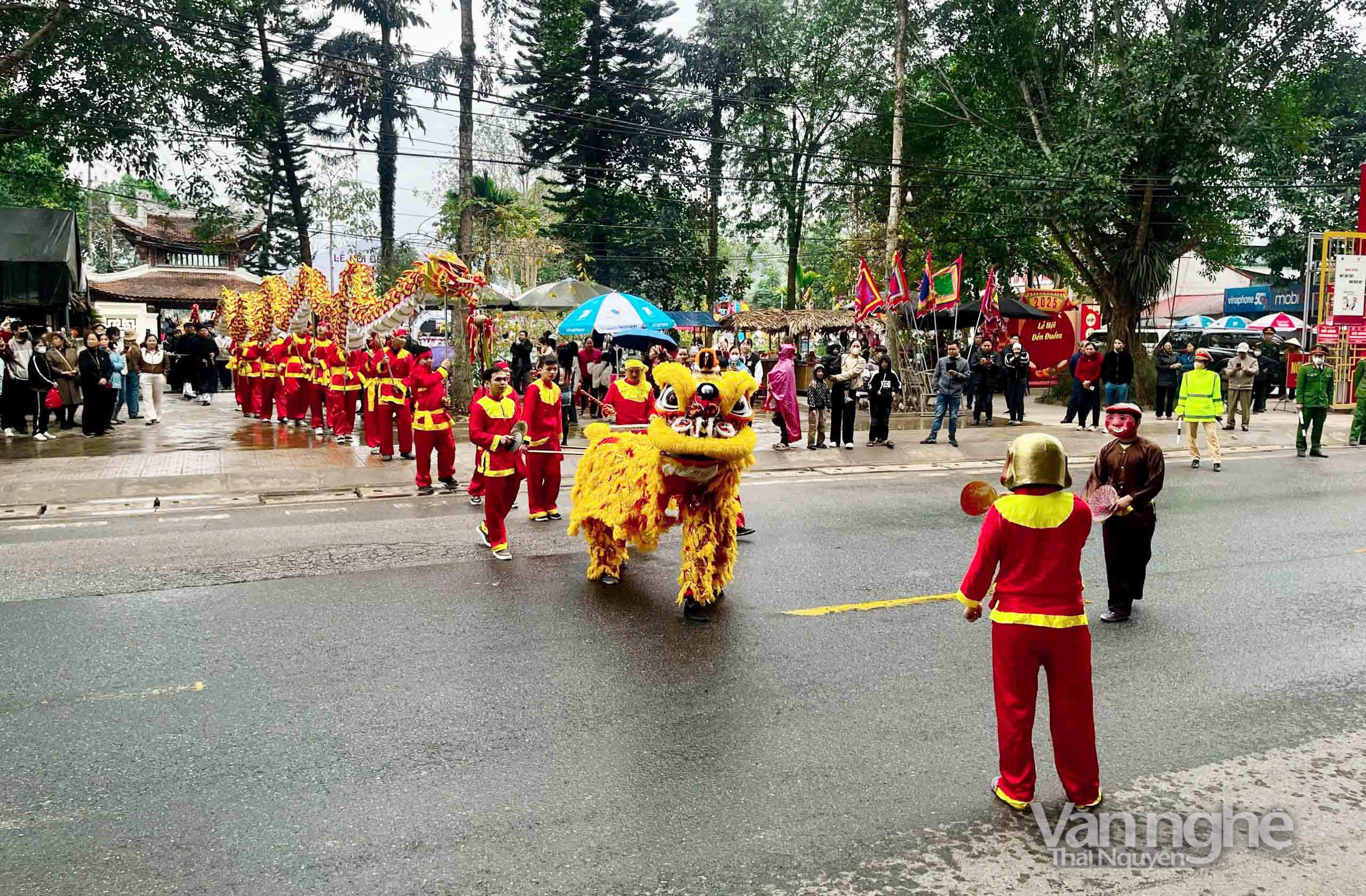 Hội Xuân trên vùng đất địa linh