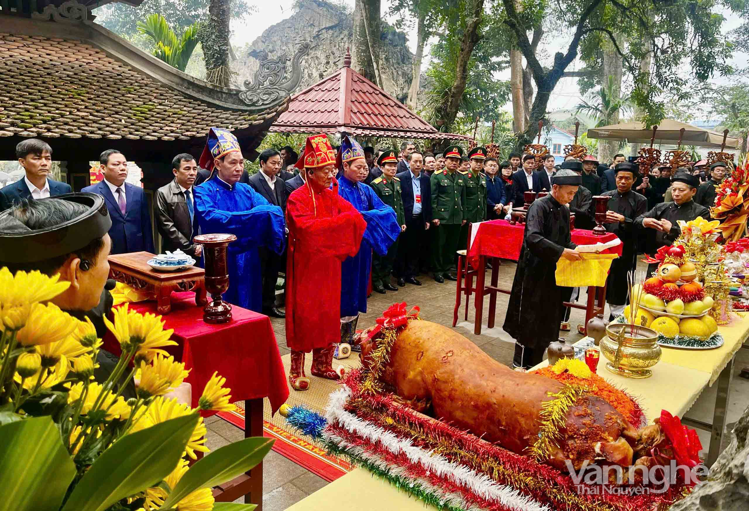 Hội Xuân trên vùng đất địa linh