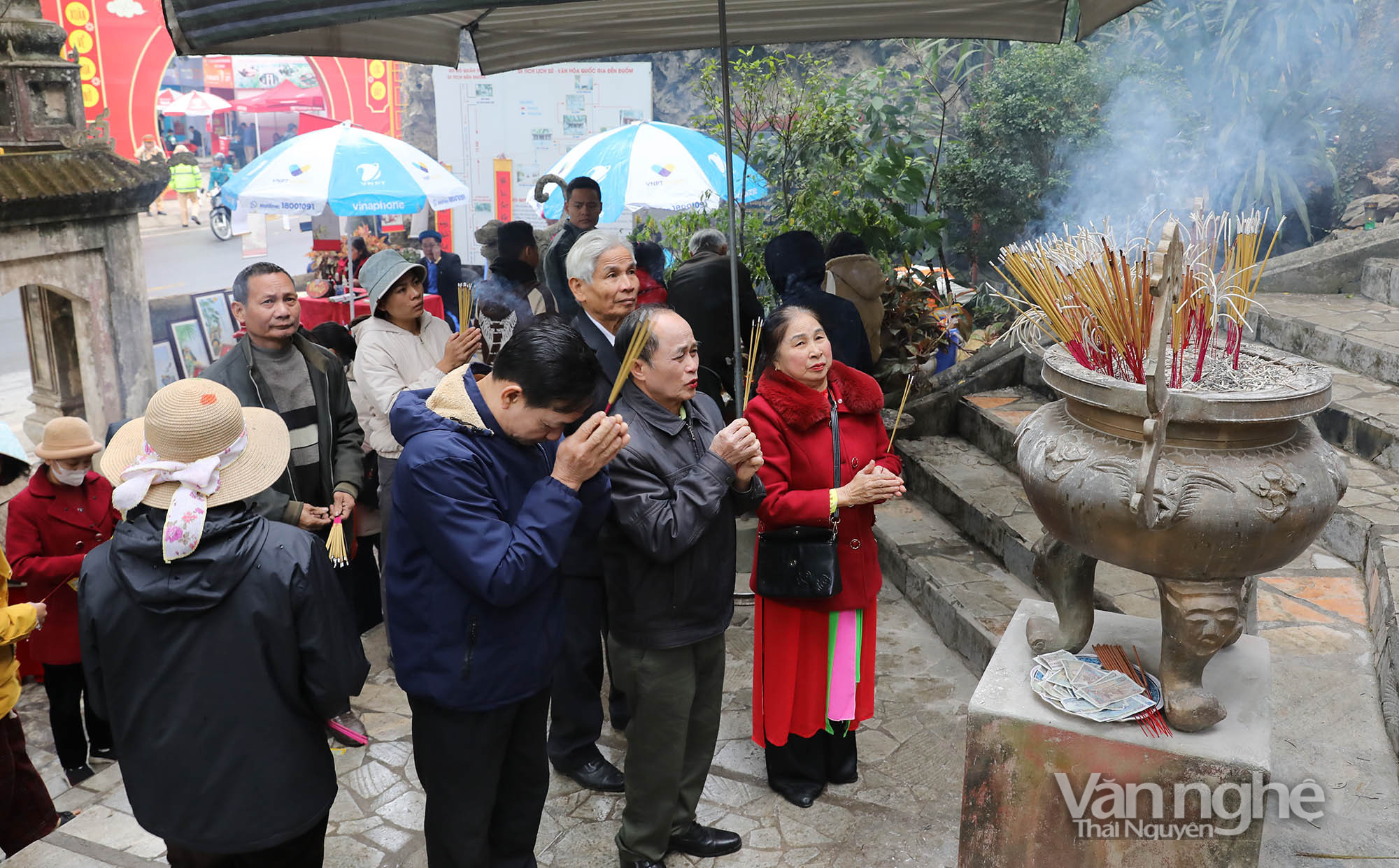 Hội Xuân trên vùng đất địa linh