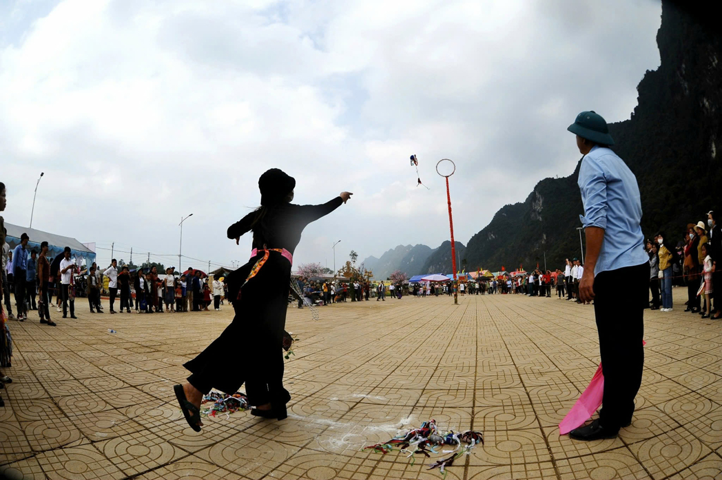 Lễ hội Chùa hang 