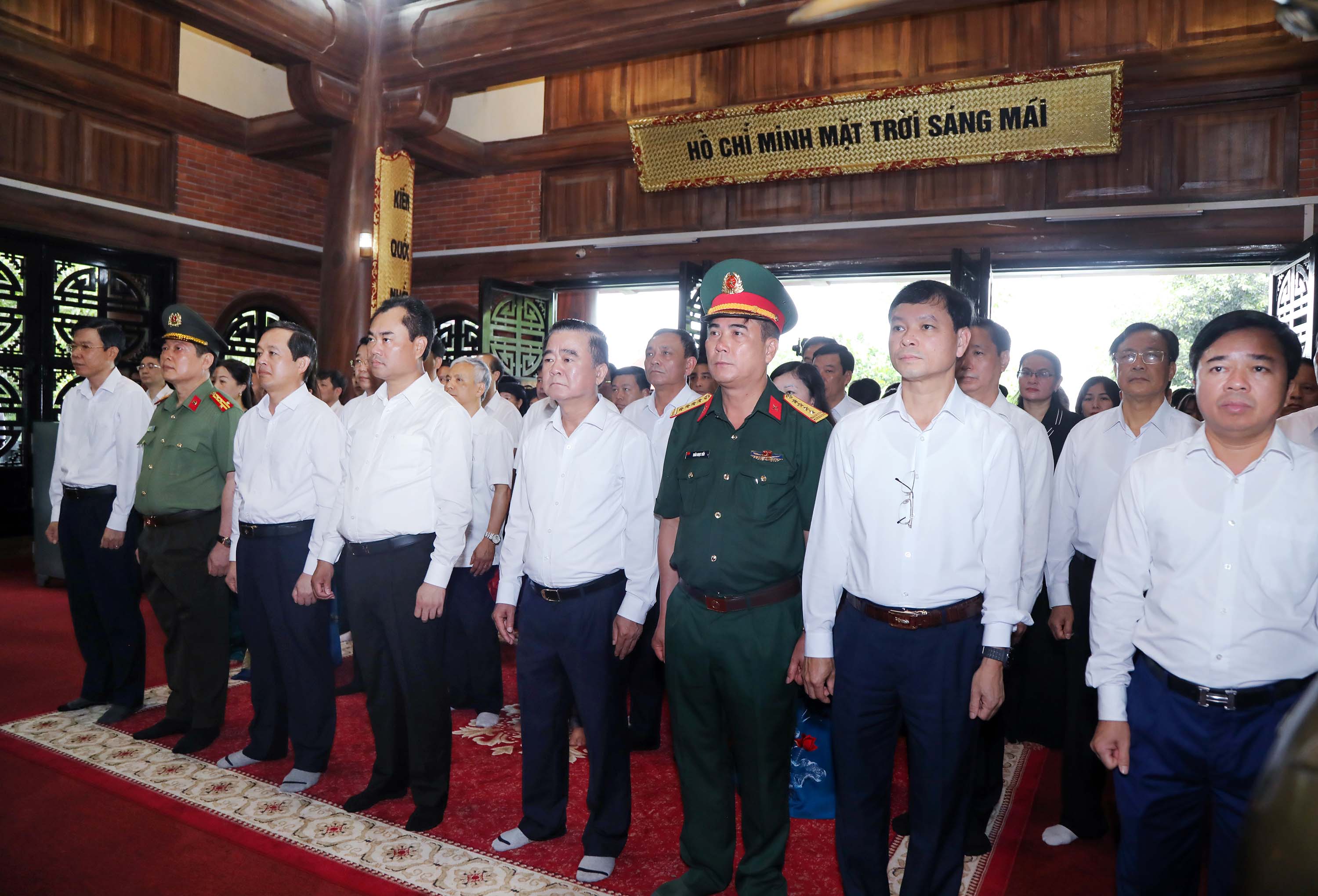 Dâng hương tưởng nhớ Chủ tịch Hồ Chí Minh nhân ngày sinh của Người