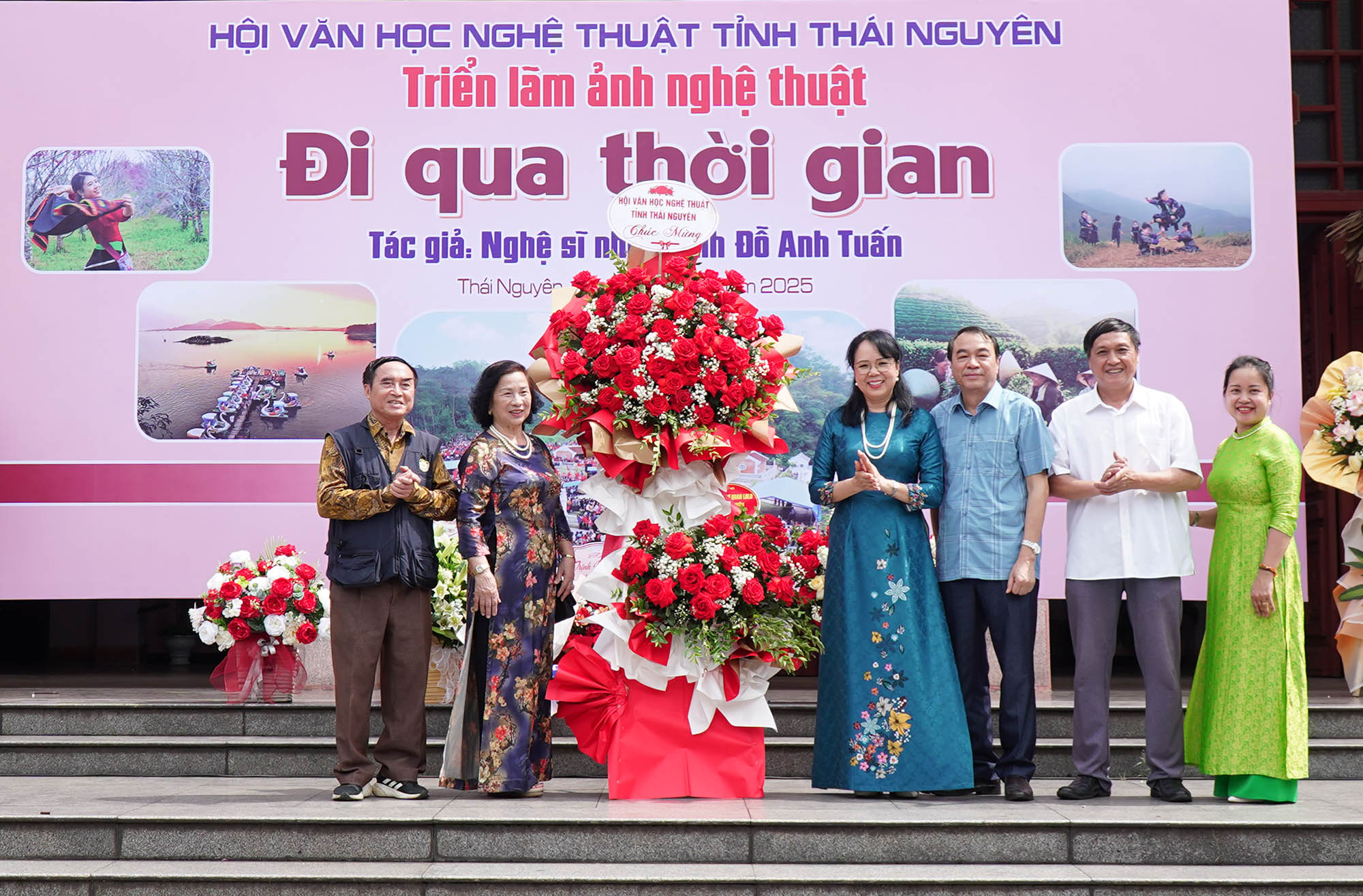 “Đi Qua Thời Gian” - Bức chân dung dung dị của một đời cầm máy