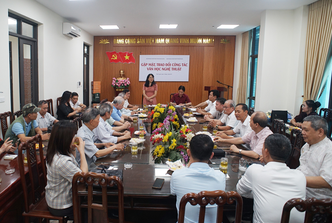 Quang cảnh buổi gặp mặt