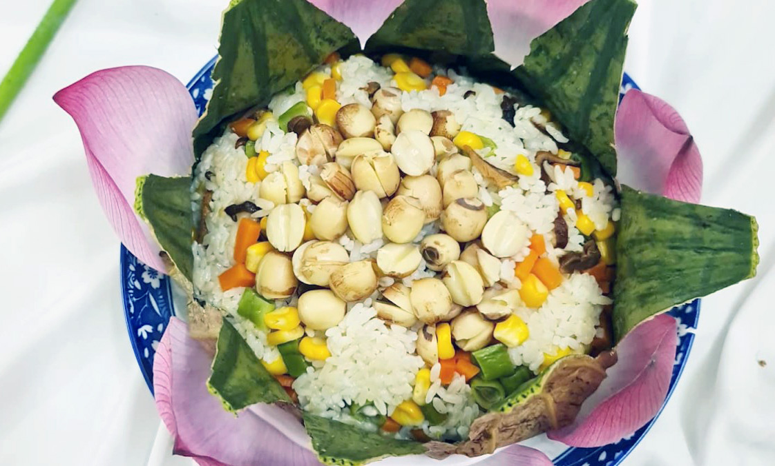Cơm hấp lá sen - 