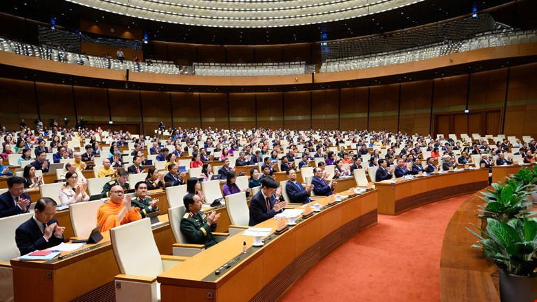 Các đại biểu tham dự phiên Khai mạc sáng 5/5/2025