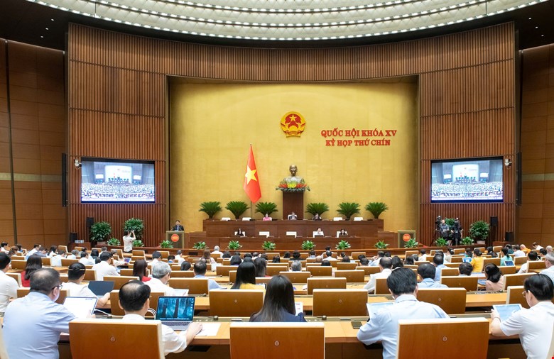 Quang cảnh phiên thảo luận tại hội trường sáng 10/5/2025