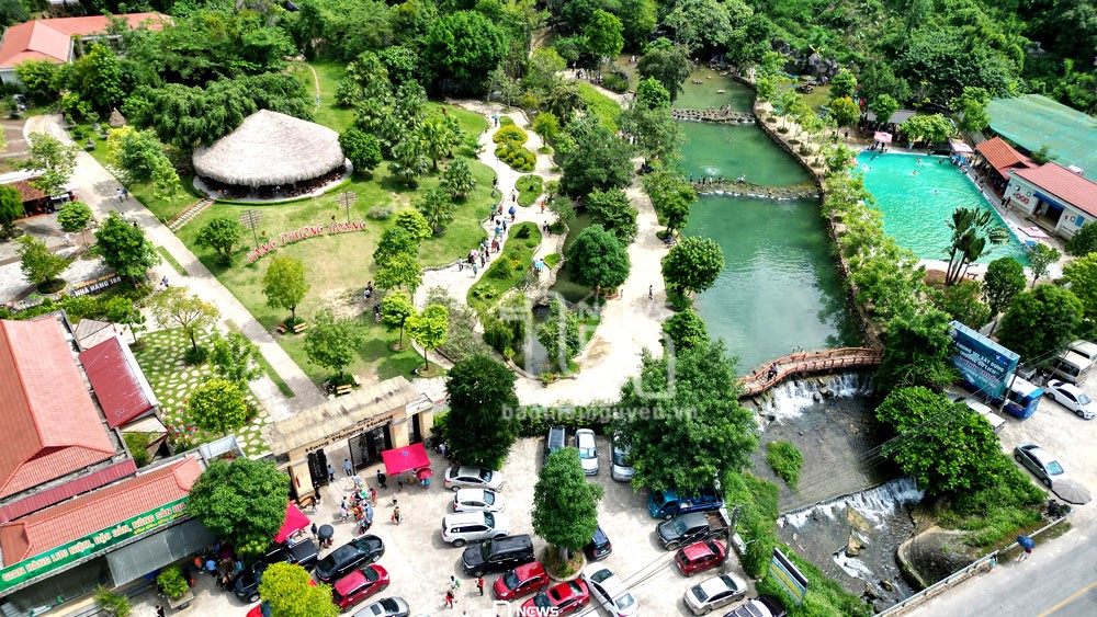 Khu du lịch Phượng Hoàng - suối Mỏ Gà