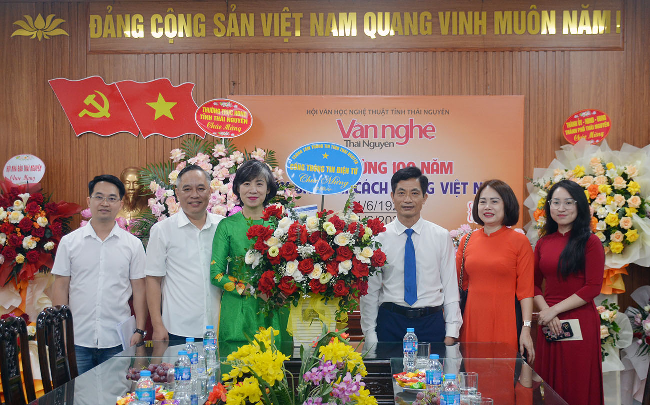 Đoàn Cổng Thông tin điện tử tỉnh Thái Nguyên và Cơ quan thường trú Thông tấn xã Việt Nam tại Thái Nguyên 