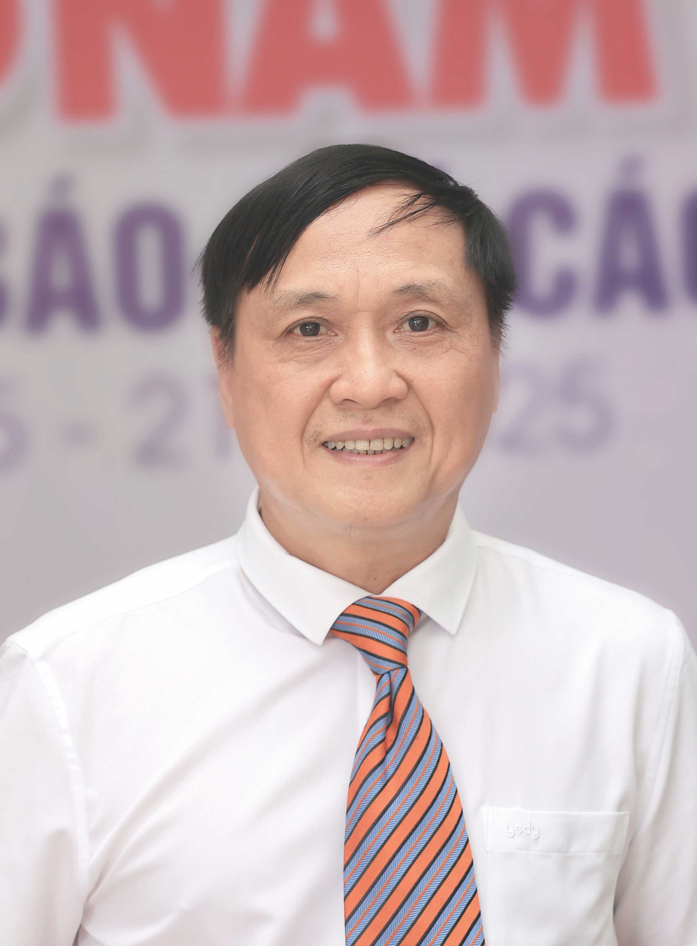 Nhà báo Trần Văn Thép - Tổng biên tập Tạp chí Văn nghệ Thái Nguyên từ 2020 đến nay