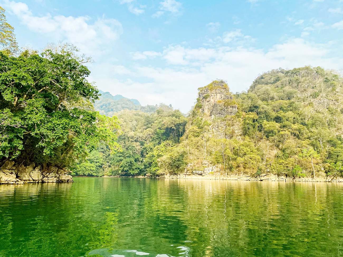Một góc hồ Ba Bể