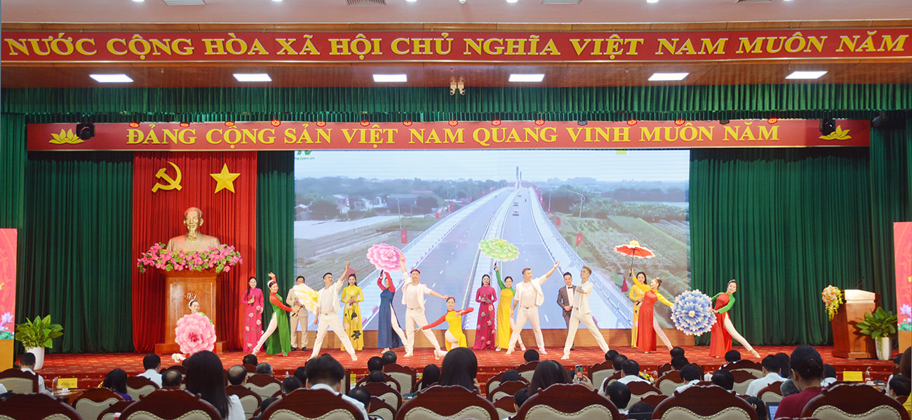 Tiết mục văn nghệ chào mừng Lễ kỷ niệm
