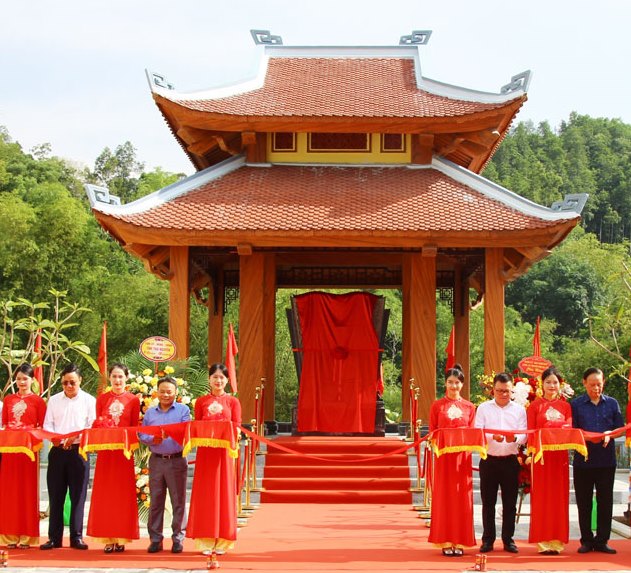 Ngày 10/7/2024, các đại biểu cắt băng khánh thành Nhà bia Di tích lịch sử Quốc gia Địa điểm Báo Nhân dân ra số đầu tiên