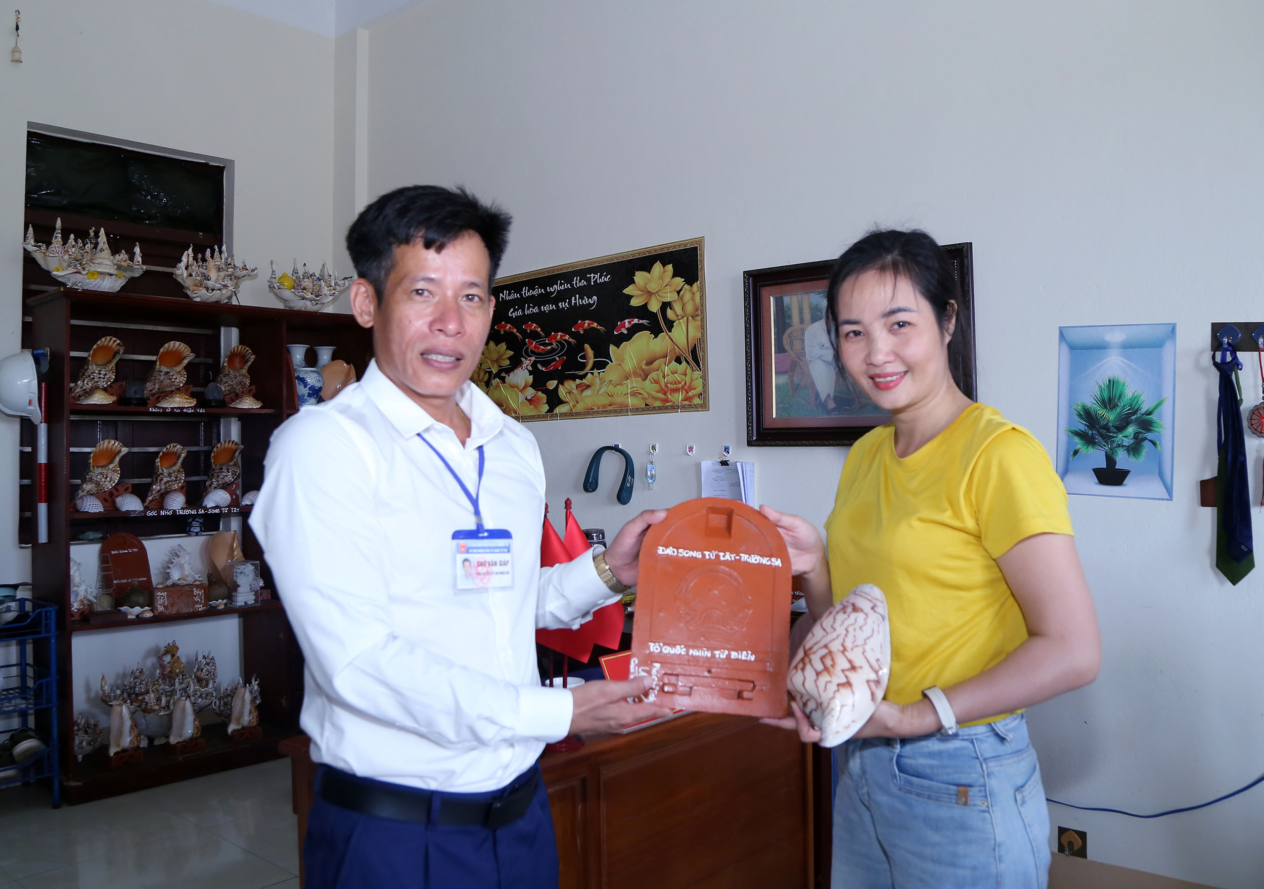Trái tim người giữ đảo