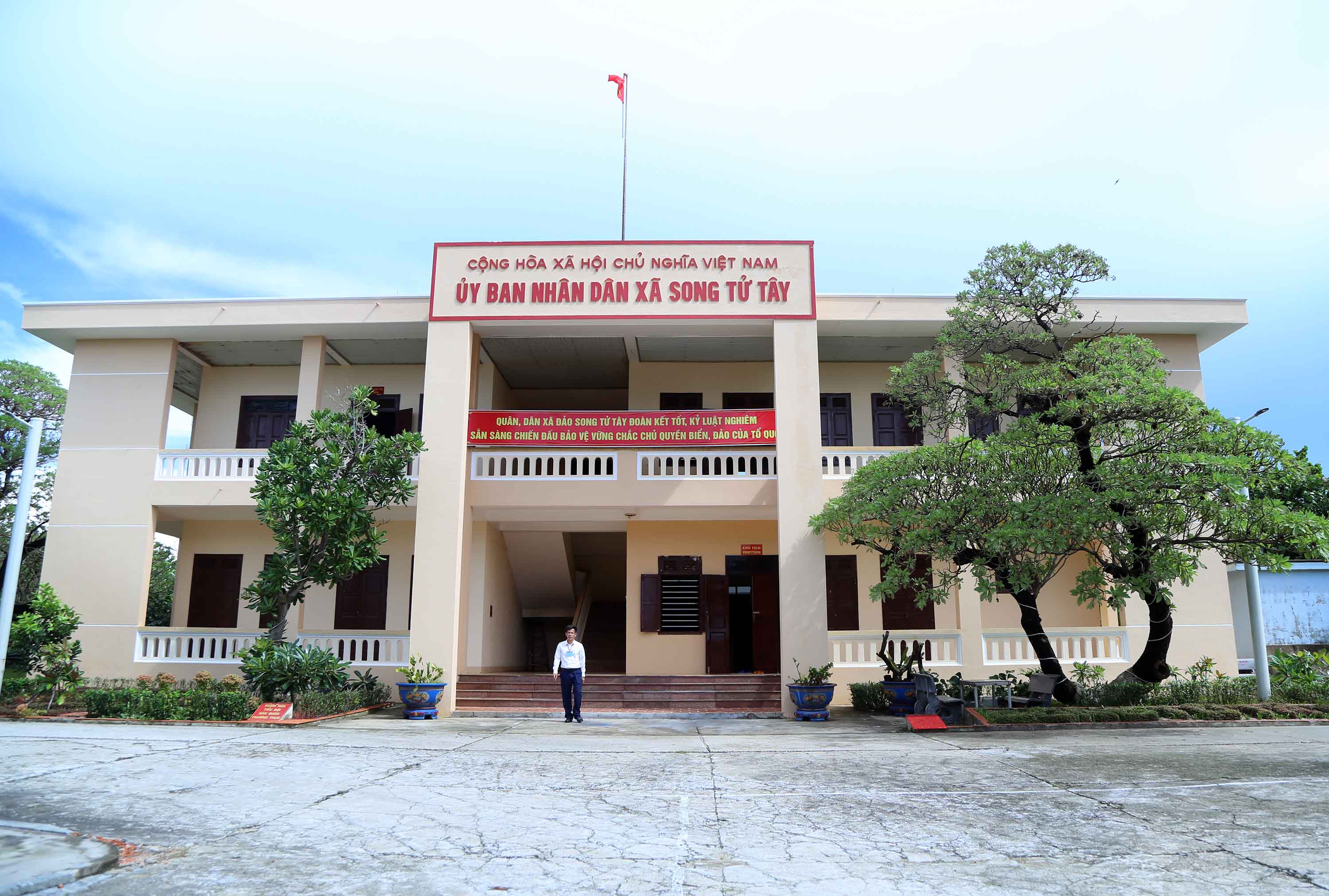 Trái tim người giữ đảo
