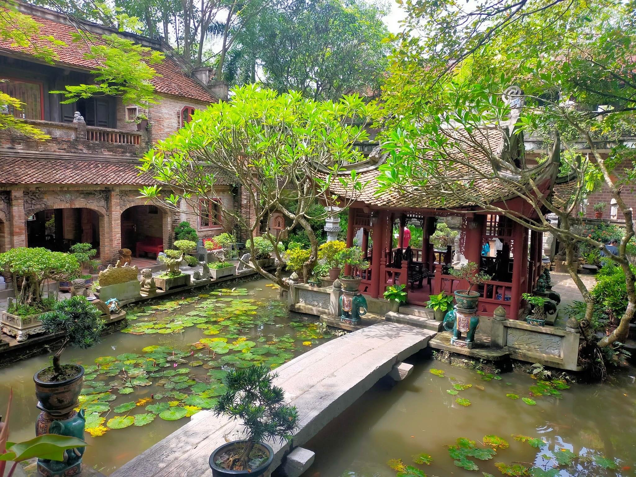 Không gian xanh mát, cổ kính, huyền bí, đậm đà bản sắc văn hoá tại Việt Phủ (Ảnh: Doãn Long)